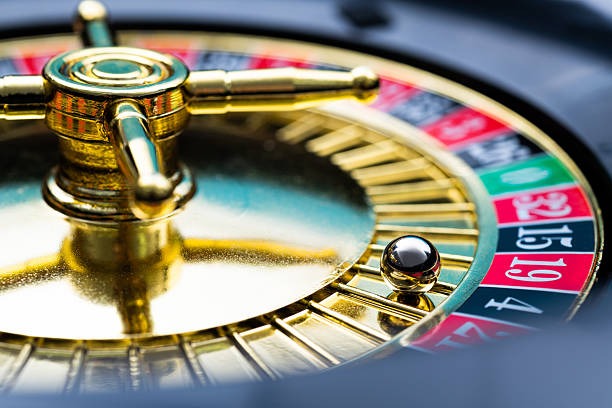 Live dealer table interface on login dan777 mobile app showing blackjack game with dealer and betting controls